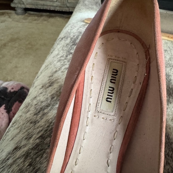 Outstanding pair of Miu Miu shoes. Size 38 1/2 - 4 1/2 inch heel. - Picture 6 of 9